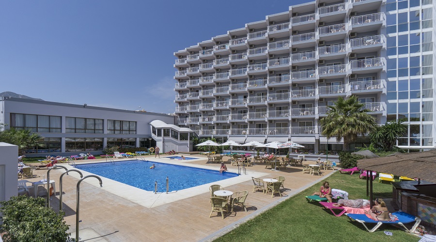 Hotel Balmoral exterior pool