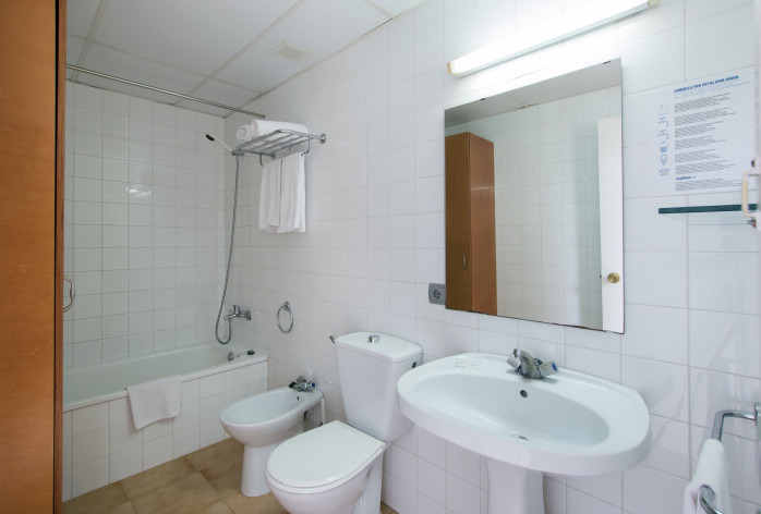 Bathroom apartment apartment tossa de mar